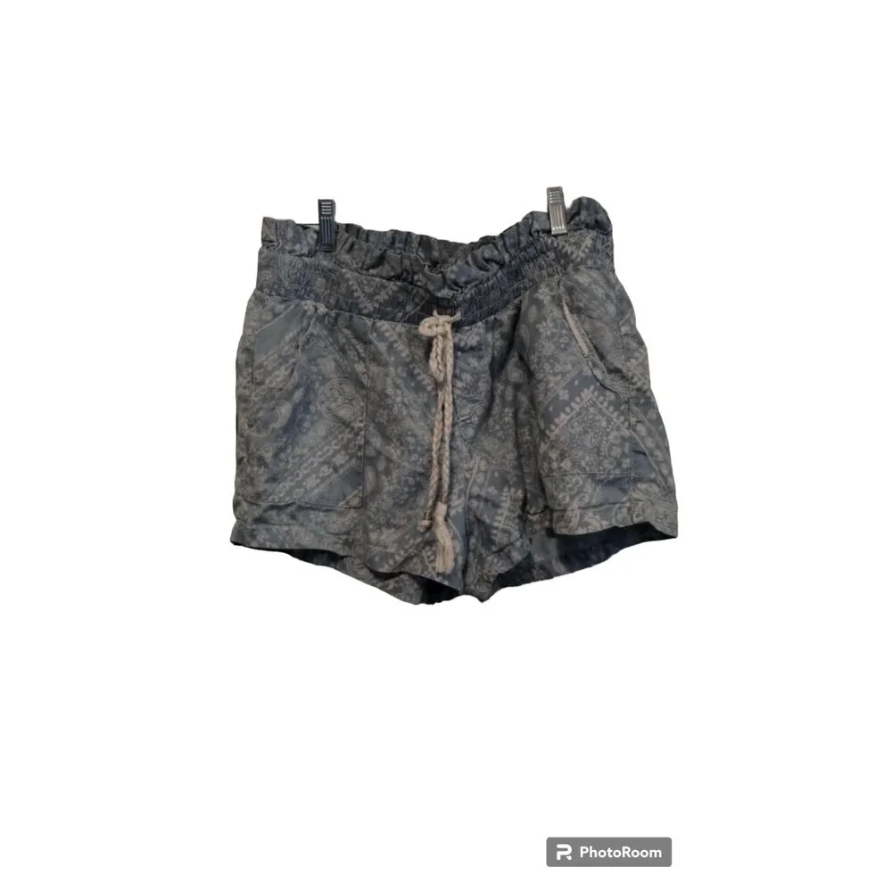 Wall flower high waist‎ waist paisley shorts